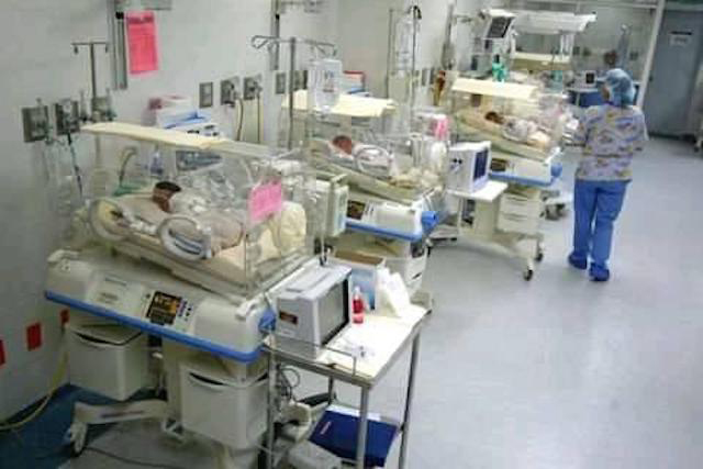 25 year old Malian woman gives birth to nonuplets 9 babies 5 girls and 4 boys